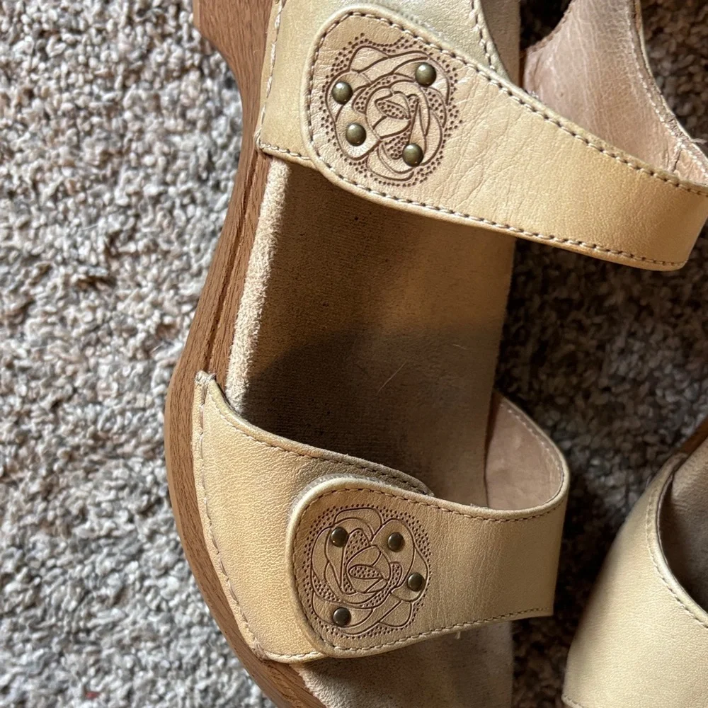 Dansko Women's Tan Slip-On Comfort Sandals